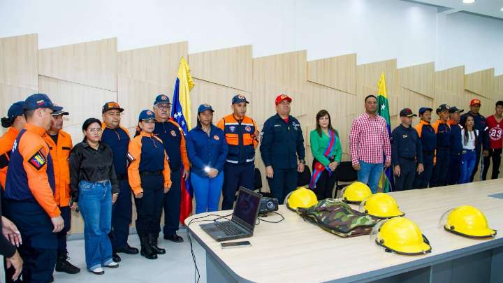 Con ascensos celebran 25 aniversario de Protección Civil Nueva Esparta