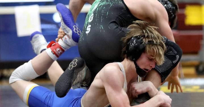Photos: Richmond-Burton's Tom DuBois Invite wrestling – Shaw Local