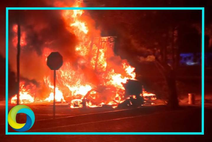 Tráiler se sale de la carretera y provoca incendio en Playacar