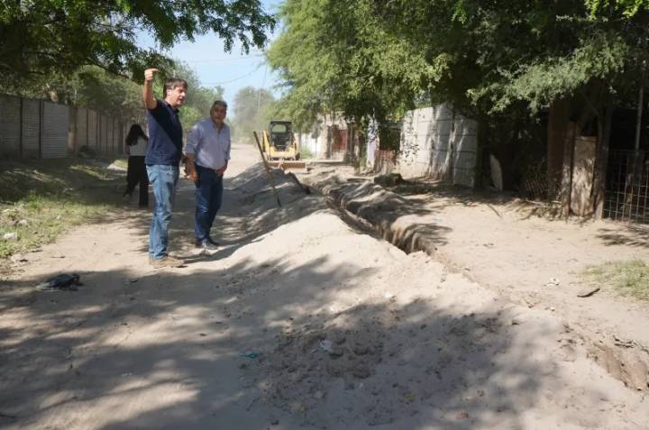 Avanza la obra de extensión de agua potable que beneficiará a vecinos del barrio San Javier