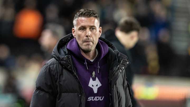 'Like a kids game' - Rob Edwards rages at Wolves players as 'useless' team tipped to make embarrassing Premier League history