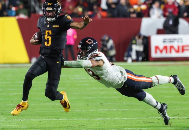 Chicago Bears LB T.J. Edwards set to return after missing 4 games — but WR Rome Odonze ruled out for Sunday