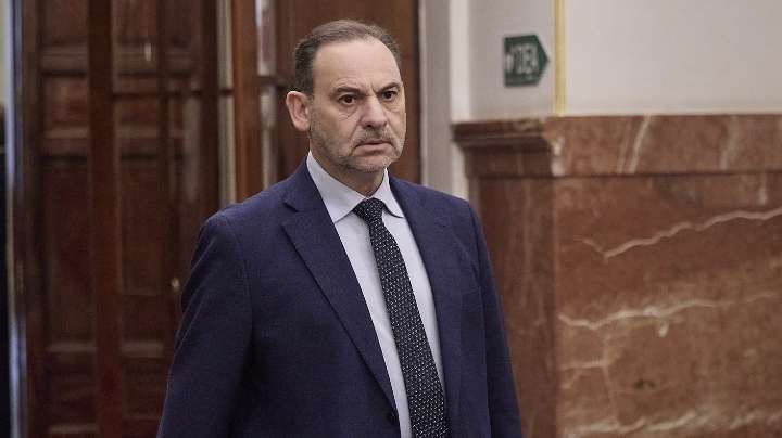 A UCO di que a trama de hidrocarburos pagoulle a Ábalos un chalet: "Foi pillar a casa e deulle ao botonciño"