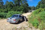 Hallan vehículo desvalijado en la carretera federal 307 tramo Felipe Carrillo Puerto Tulum