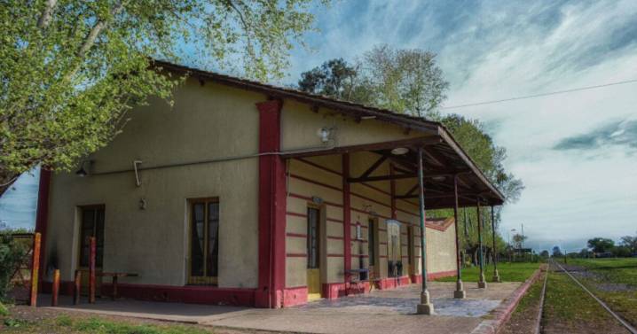 El pueblo bonaerense que cautiva con sus almacenes centenarios, un cine de 90 años y naturaleza infinita