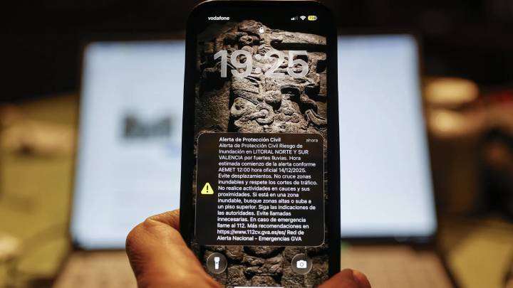 Protección Civil pide evitar desplazamientos por riesgo de inundación en Valencia