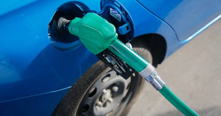 Importante baja de la bencina: revisa el precio del combustible para los próximos días