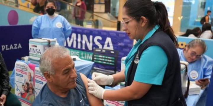 Ante alerta de la gripe H3N2, Minsa recuerda los locales donde puedes vacunarte gratis contra la influenza