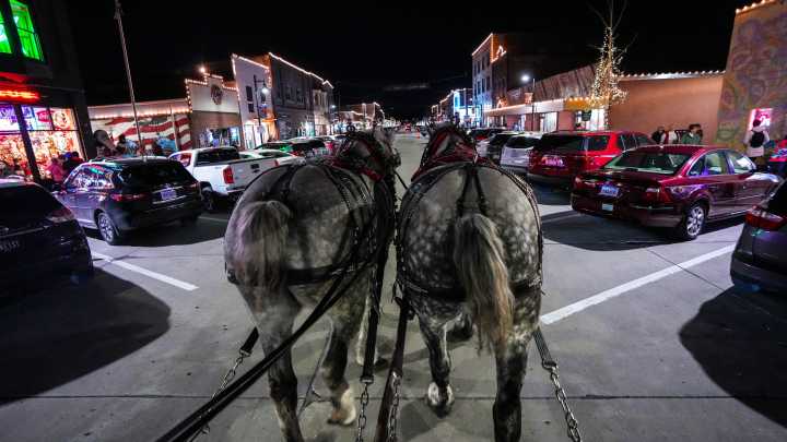 Christmas markets, holiday events you can still shop near Des Moines