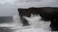 La costa asturiana, en alerta naranja por temporal marítimo con olas de seis metros
