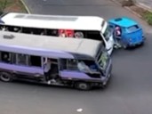 SJL: tres heridos tras choque de cúster contra mototaxi en avenida San Hilarión