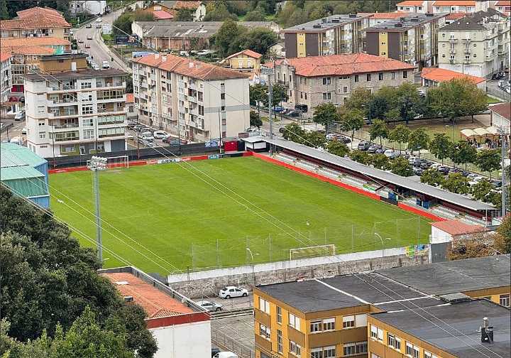 Laredo encarga la redacción del proyecto del demandado campo de hierba artificial