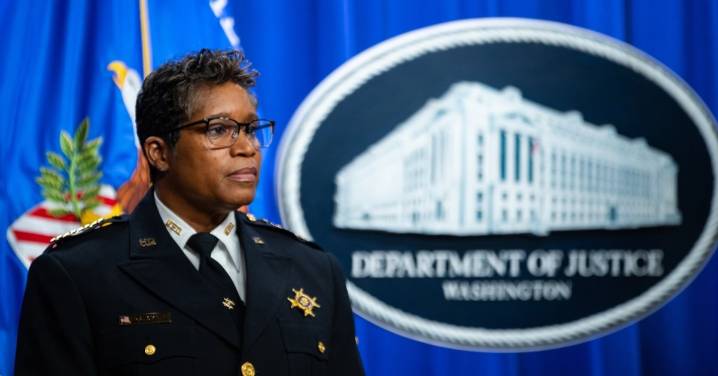 Renuncia jefa de la Policía de Washington tras el atentado contra guardias nacionales