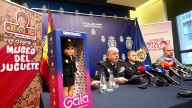 Gala, la primera muñeca solidaria de la Policía Nacional que representa su "honradez" y "seriedad"