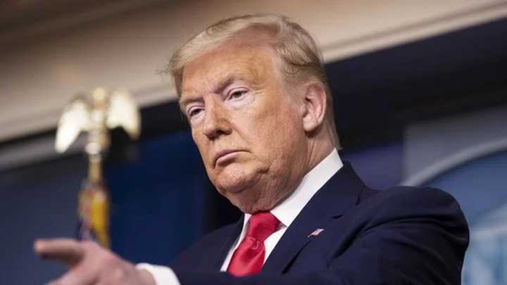 Donald Trump, "algo decepcionado" con Zelenski