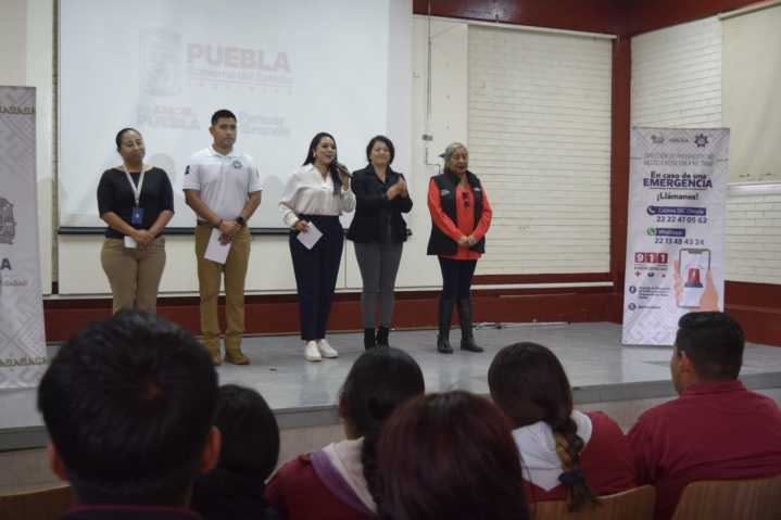 Imparten plática sobre violencia digital a estudiantes del CETIS 67 en el marco del Día Naranja