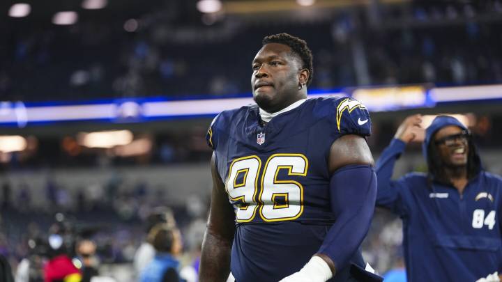 Chargers to waive NT Naquan Jones