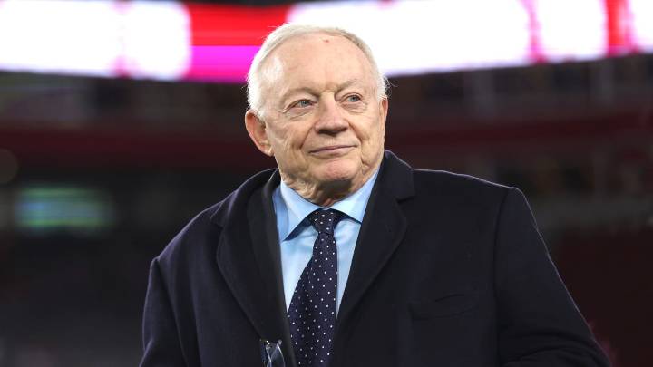 Jerry Jones mantiene fe en los playoffs y en George Pickens