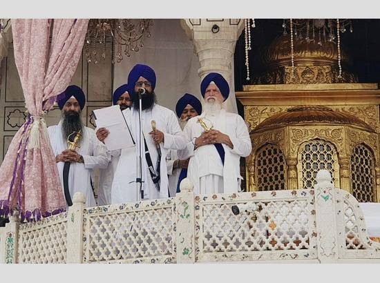 Sri Akal Takht lifts ban, grants pardon to Virsa Singh Valtoha, former Jathedar Gurbachan Singh, GNDU VC [ FULL VIEW ]