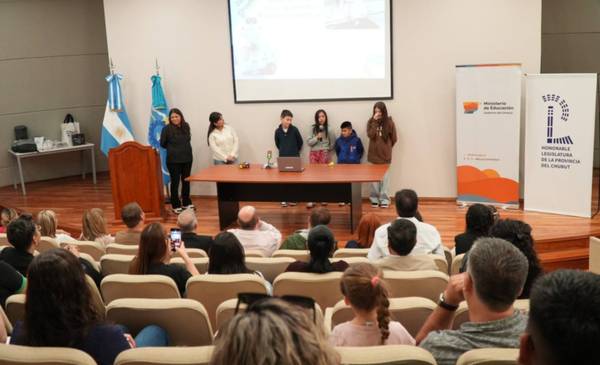 Biss participó de la capacitación "Mi Primer Robot" en la Legislatura