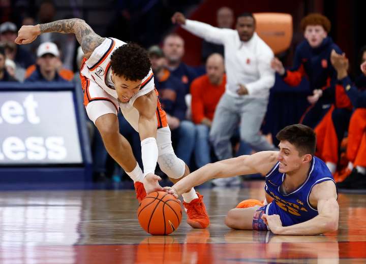 Syracuse’s rally comes up short in loss to Hofstra