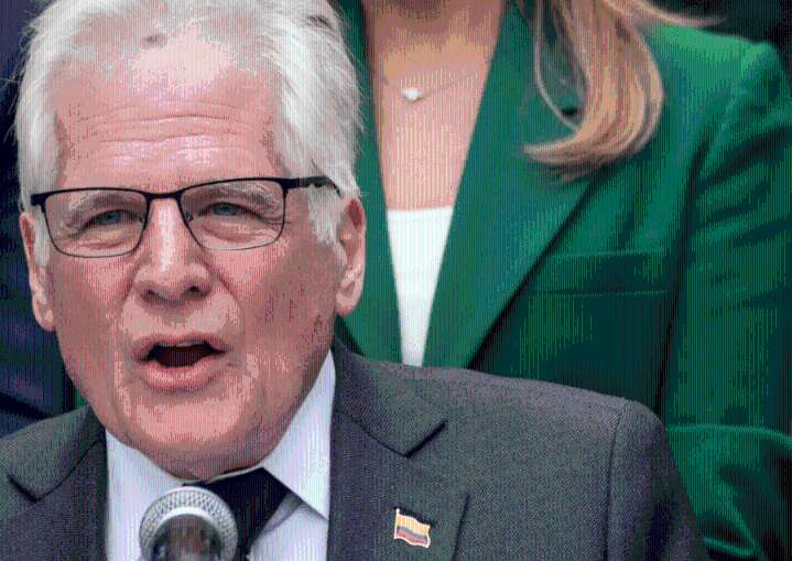 Miguel Uribe Londoño renuncia al Centro Democrático