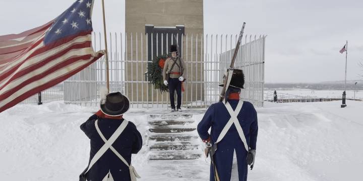 Wreaths Across America ceremony honors fallen service members in Sioux City