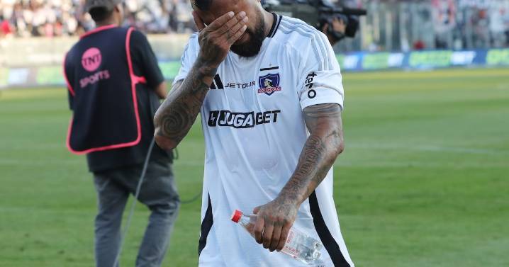 Arturo Vidal dispara contra Blanco y Negro tras el fracaso de Colo Colo: “Nadie se hace responsable de nada, estamos tirados”