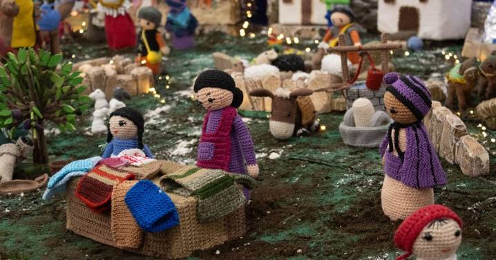Un belén de ganchillo para mostrar la artesanía más tradicional de Salamanca