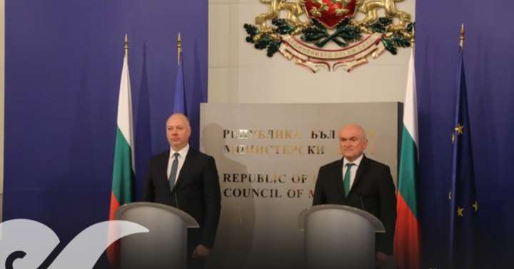 Tras protestas masivas, dimite el gobierno de Bulgaria; convocarán a nuevas elecciones