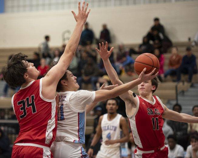 West Seattle Blog… | PHOTOS: Chief Sealth IHS boys’ basketball home opener