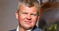 Adrian Chiles announces skin cancer diagnosis and undergoes operation