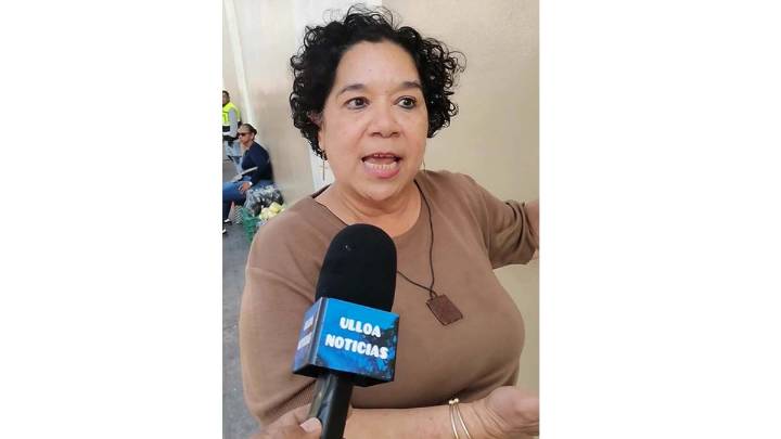 La música como refugio: mujer inspira a jóvenes a través del canto