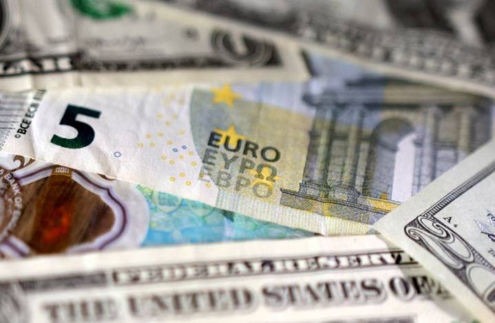 Analysis-EU takes small steps in uphill struggle to wean savers off cash