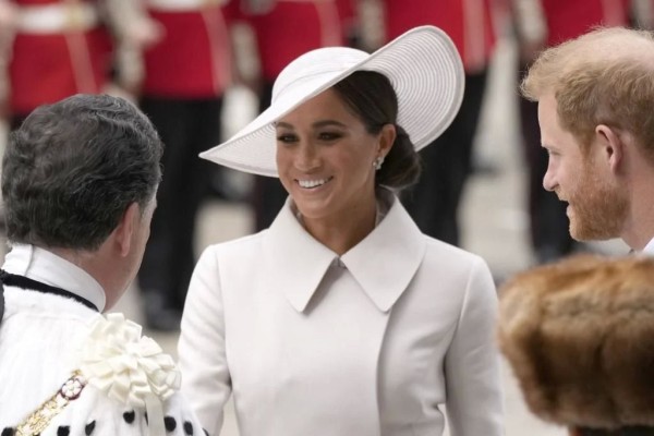 Envía Meghan carta a su padre en medio de crisis médica