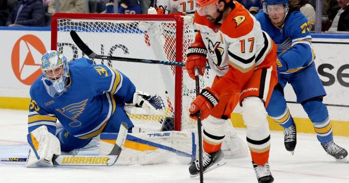 Jordan Binnington pulled as Blues lose to Ducks, 4