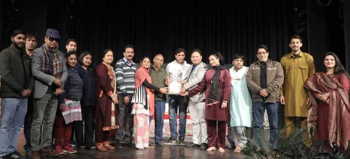 JKAACL Showcases Emotional Tragedy “Zakhmi Khwahish” at Abhinav Theatre