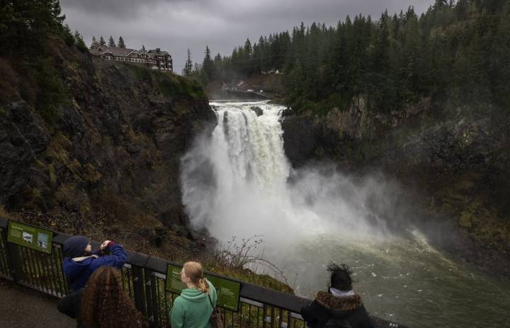 Storm’s first wave hits WA; cities brace for ‘double crest’ of floods