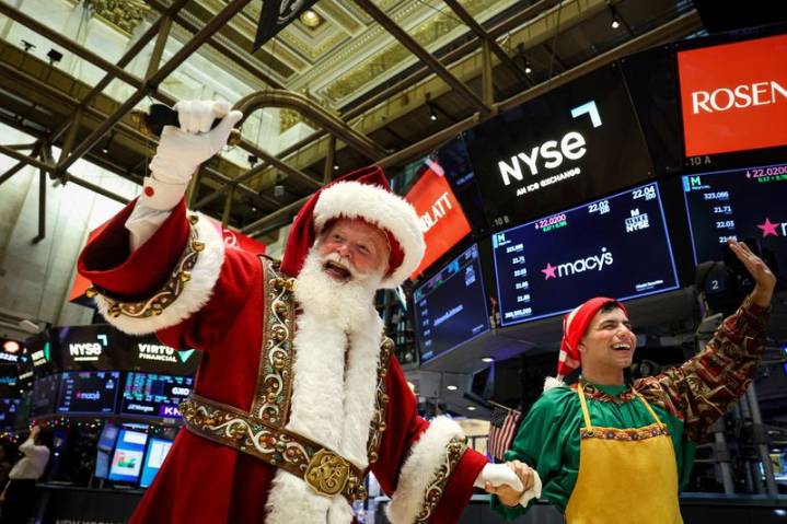 Morning Bid: Is Santa Claus coming to town?