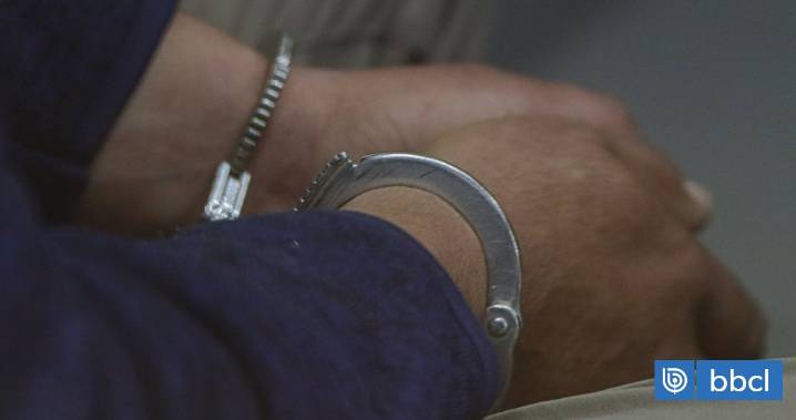 Operativo por microtráfico deja 4 detenidos en Linares: uno cayó al llegar con comida al cuartel