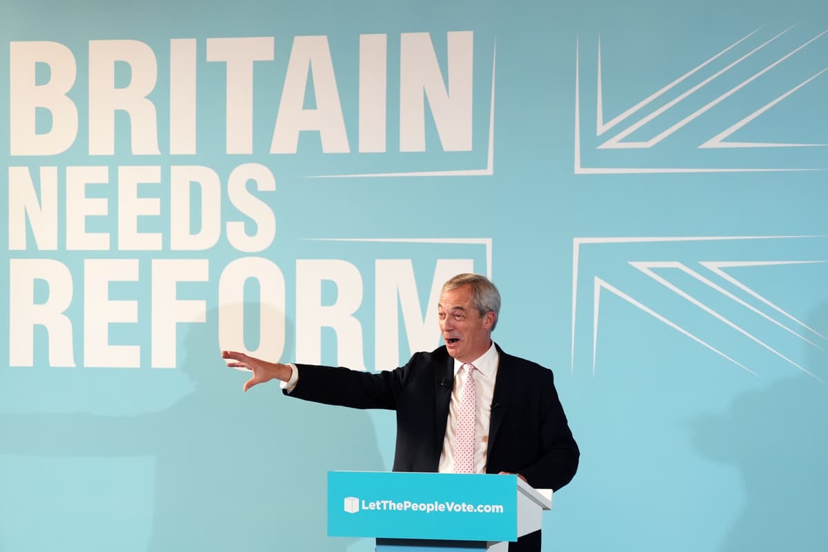 Holocaust survivors call on Farage to apologise for alleged racist abuse