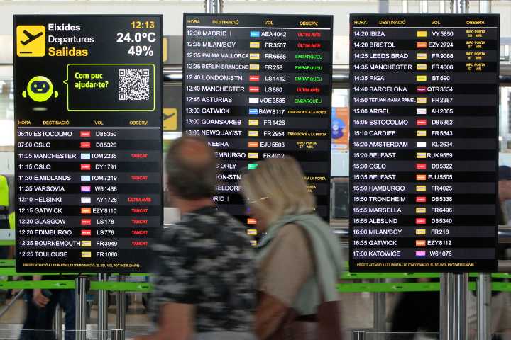 El aeropuerto de Alicante-Elche supera ya los pasajeros de todo 2024 y roza los 18,7 millones hasta noviembre