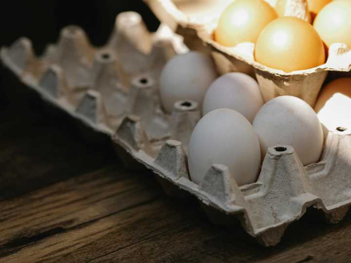 Alerta sanitaria en California: retiran del mercado miles de huevos por serios riesgos a la salud