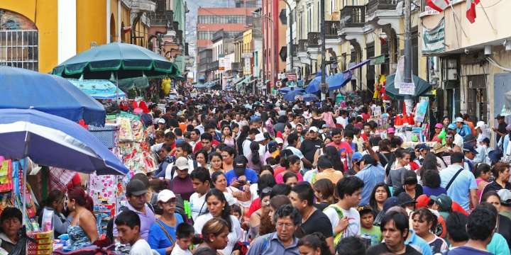 Caos en Mesa Redonda: MML cierra accesos y prohíbe el paso de carretilleros y mercadería dentro del emporio comercial