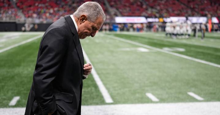 Falcons’ Arthur Blank has become bad franchise owner