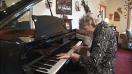 Pianist battling ALS makes Christmas gift of her piano
