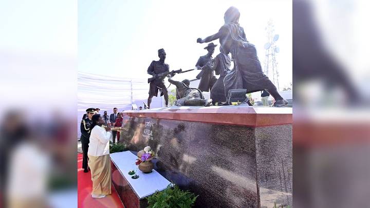 President Murmu Pays Floral Tributes on 86th Nupi Lal Day in Imphal