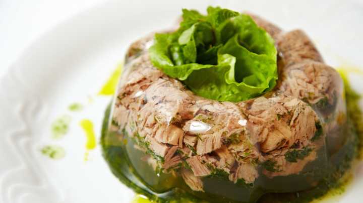 14 Old-School Jell-O Salads That No One Eats Anymore