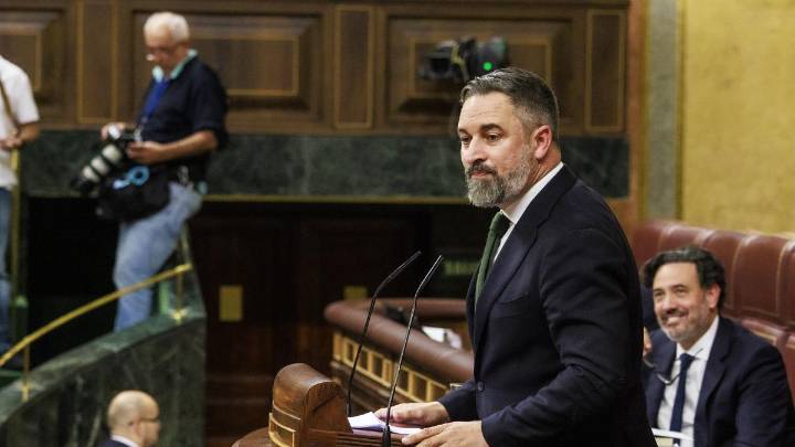 Abascal presiona y pide moción de censura y elecciones