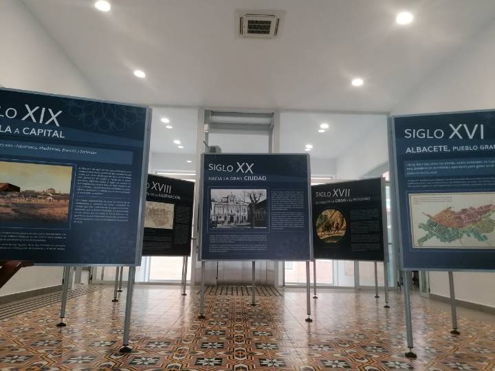 El viaje del Villazgo: la exposición del 650 aniversario de Albacete llega al Archivo Municipal y al Centro de Interpretación del Agua